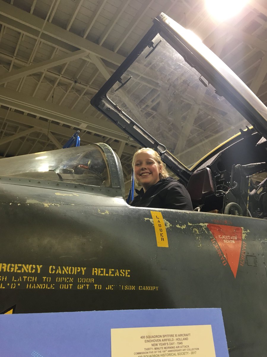 LauraGoltz2's tweet image. A great time at Base Borden! #bmlsslearns @infobml #TLDSBlearns @bmlhistory