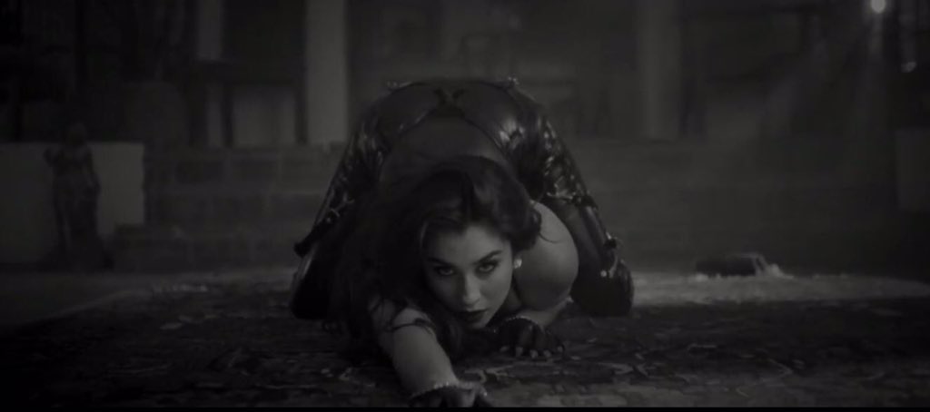 cscmariss's tweet photo. Foi bem aqui que eu morri de babar, não disse por onde. Michelle ainda mata alguém, com toda certeza. DEUSA 🔥♥️
#ExpectationsMusicVideo #ExpectationsIsOutNow #BuyExpectationsOniTunes https://t.co/YjJDLGiqDx