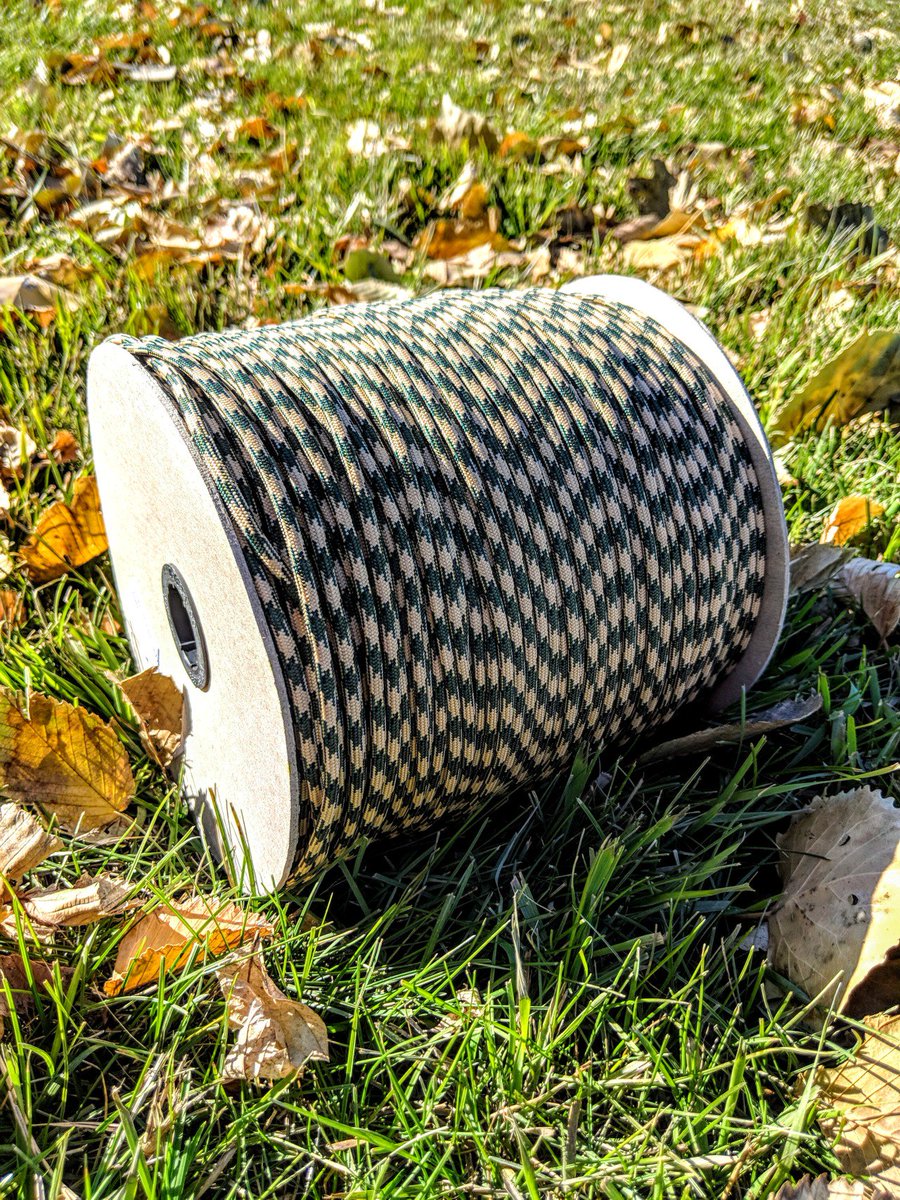 ParacordPlanet's tweet image. We're GIVING AWAY some 1000 ft spools of limited edition Into the Woods 550 Paracord! Simply like and retweet this tweet to enter. We will draw TWO names on Friday. Good luck!

#paracord #paracordplanet #EDC #550paracord