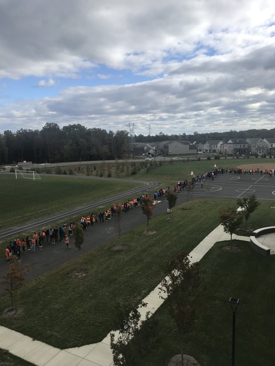 DrWhitney_lcps's tweet image. BAM celebrates Unity Day!! #CLIMBtoUNITY