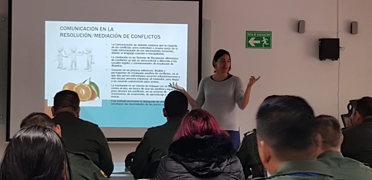 APAZAMERICAS's tweet photo. "La comunicación no violenta habla con la empatía, los sentimientos, las necesidades, peticiones, una elección y aprender de los errores." #diplomadoquetransforma #ComunicarTransforma #ZohannyArboleda @CINEP_PPP @PoliciaUNIPEP @InterpeaceTweet @tr_reinounido https://t.co/MUvvQny42N