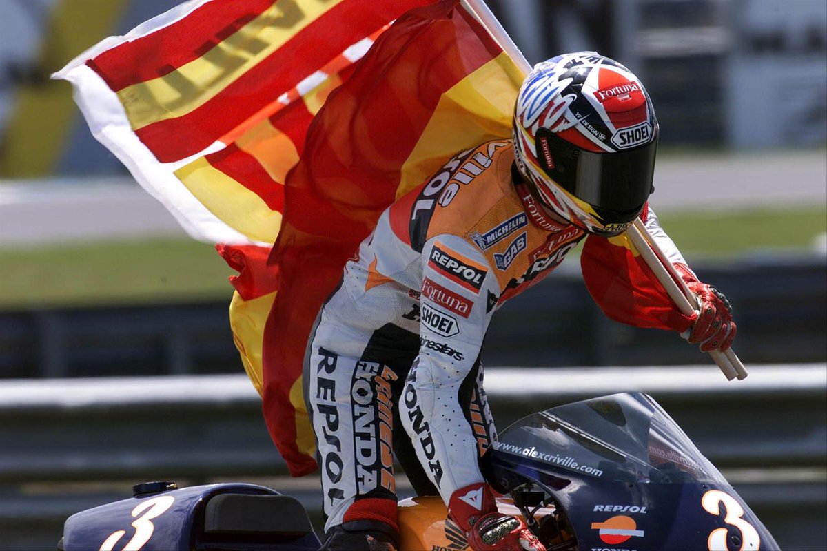 Ред булл красный. Класс 1600 гонки. Bowman 2021 nascar. Таёта алекс гоночная версия с завода. Пилот rds red bull.