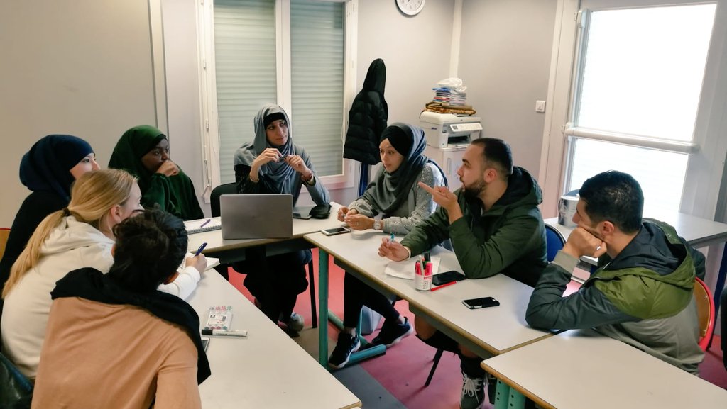 Hello la famille ! Notre team fait son grand retour ! Les activités sur le terrain n'ont pas cessé et on compte bien vous raconter ça, mais on vous prépare aussi des événements en France, donc restez connectés 🙌 

On a les cerveaux en ébullitions

#Senegal  #Awqaf #Brainstorming