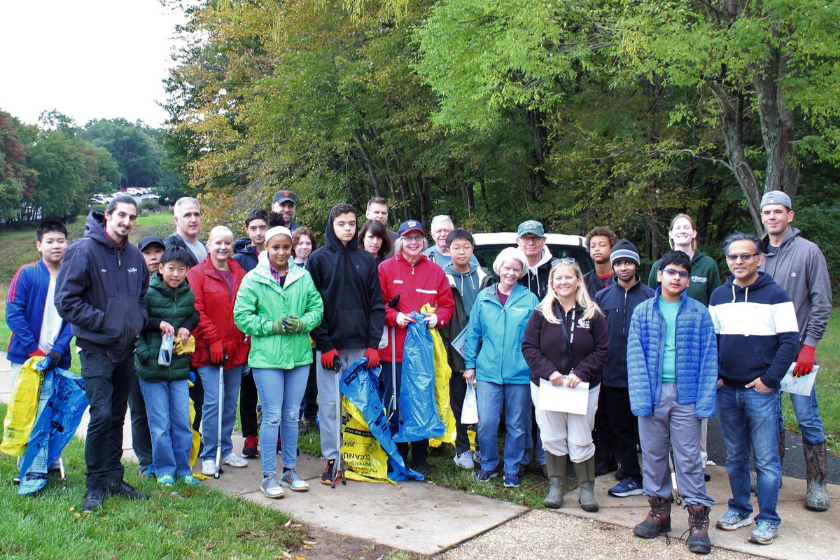 VolunteerReston's tweet photo. We are so thankful for the amazing volunteers who served at this year’s Fall Stream Cleanup. Overall, we collected 64 bags of trash – 23 of which were filled with recyclables! #EnjoyReston #Reston #Volunteer PHOTOS: https://t.co/K5iTL9F7n2 @RestonOnline @restonnature https://t.co/I4Dvv303Z3