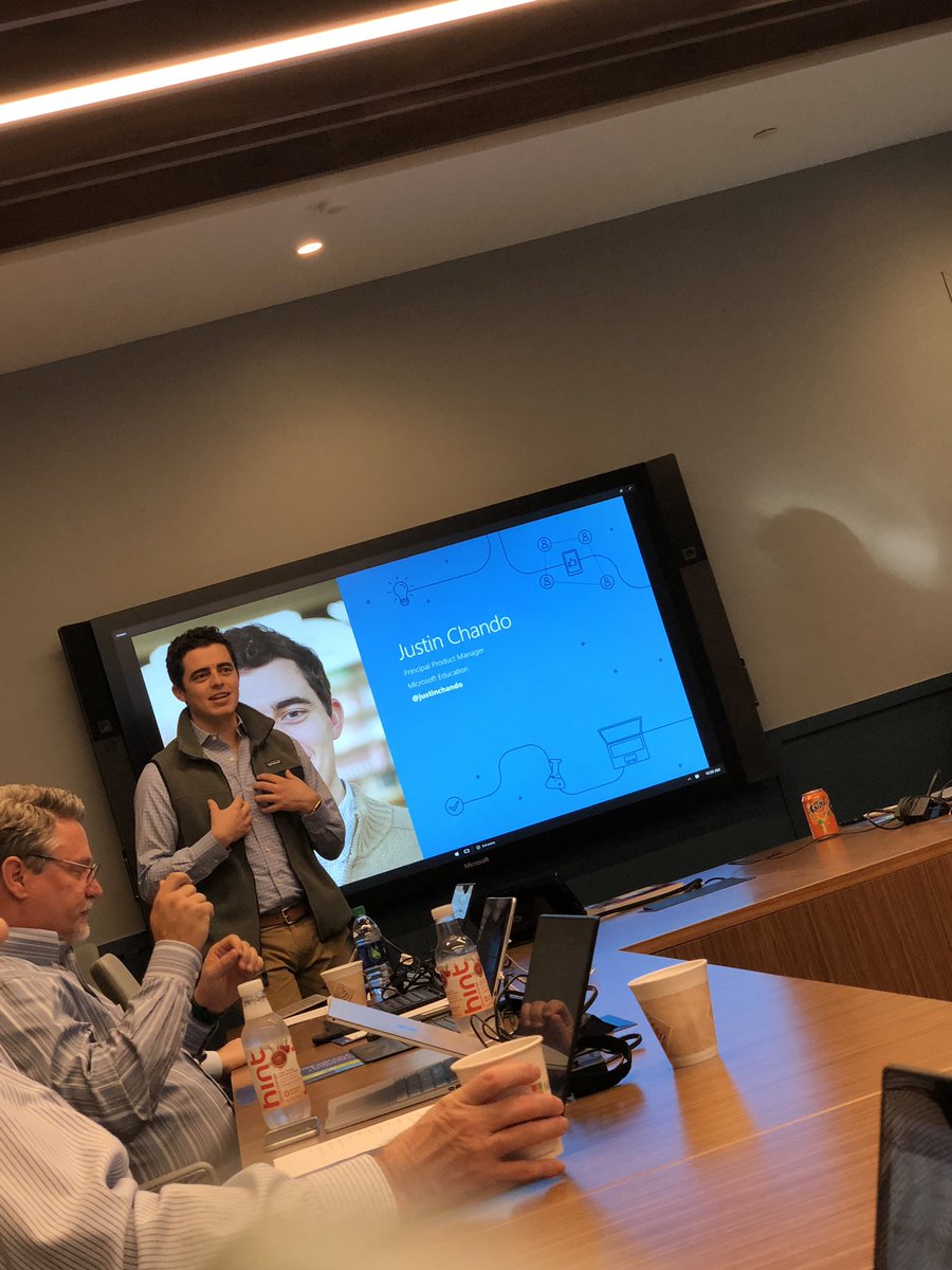 therealjihanj's tweet photo. Presentation from @justinchando to learn about all of the new updates @MicrosoftEDU has to offer. #learningandworking https://t.co/eGtDSO5haS