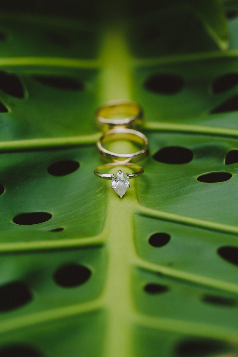 laviestudios's tweet image. Please use proper eye protection before admiring this beautiful bling. 😎💎

#WeddingBling #BandsOnBandsOnBands #WeddingRings #BlingBling

📸 by @jose_laviestudiosmiami