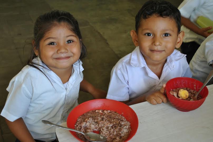 Fabretto's tweet photo. It's lunch time and their smiles say it all! Sometimes it's the simple things that make us happy. Wishing everyone a happy #humpday! 

#lunchtime #nutrition https://t.co/cClx97HkFV