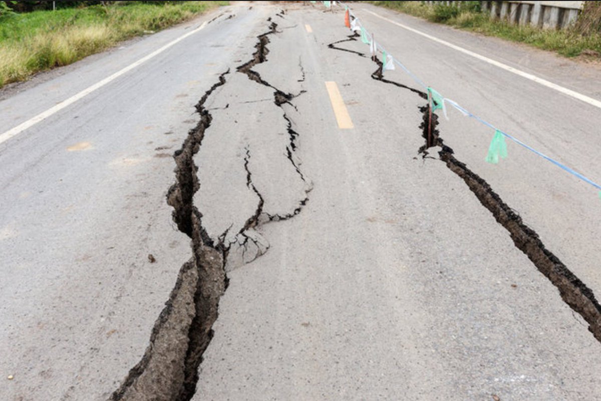 ScreenPlayWritr's tweet photo. After an #earthquake, should you turn off the gas?  Here's the breakdown - https://t.co/wUqzcgkyEi #earthquaketips #california #CA https://t.co/uyAMfuRm8r