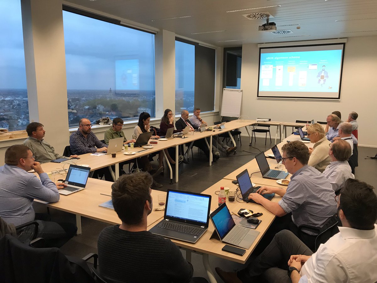 V_ICT_OR's tweet photo. Stuurgroep lokaal eGov - schitterende agenda met heel concrete oplossingen en nog meer concrete vragen (eBox!, BuyITPublic, Network of IT Skills, aanbod facilitair bedrijf, digitale handtekening en LB365) @V_ICT_OR @ExelloNet @vlofin https://t.co/sz3p1UAD7a