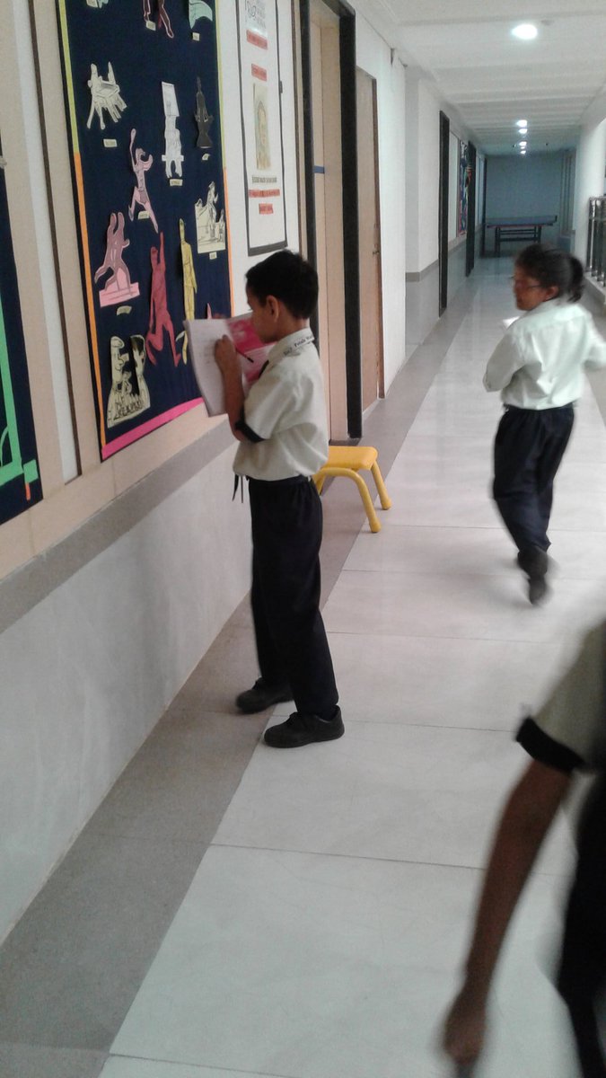 ReemaKarwal1's tweet photo. Grade 2 Exploring different shapes. #Selflearners #MathappyLearning #AmazingDay @sapna_sukul @pwskaushambi @Angelpr78255593 @mehak_vesra @PetalsOfficial @Anuja10054980 @TanujaS26326242 https://t.co/GaK4S1MJM0