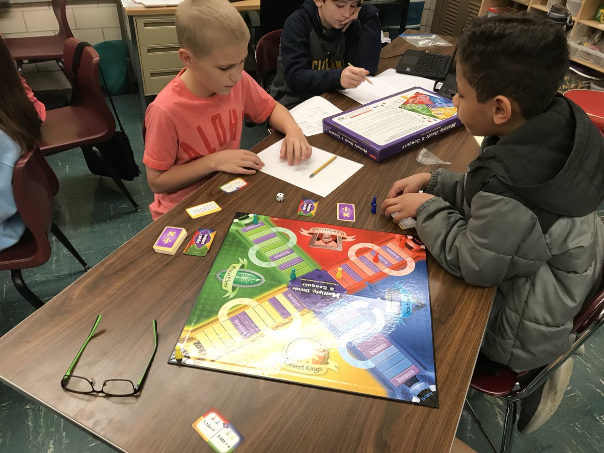 dsdPD's tweet photo. Fantastic display of future ready activities within Mrs. Harris’s classroom today at Lee Eaton in her 5th grade math classroom. #math #blended #blendedlearning #blplchat https://t.co/UU7va9aA4F