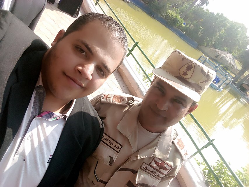 المقدم عبد المنعم فتحي نائب المستشار العسكري  .
#رحم  #الله  #جدي  .
#وزير  #التغيير  .
#الجوووووو  ...