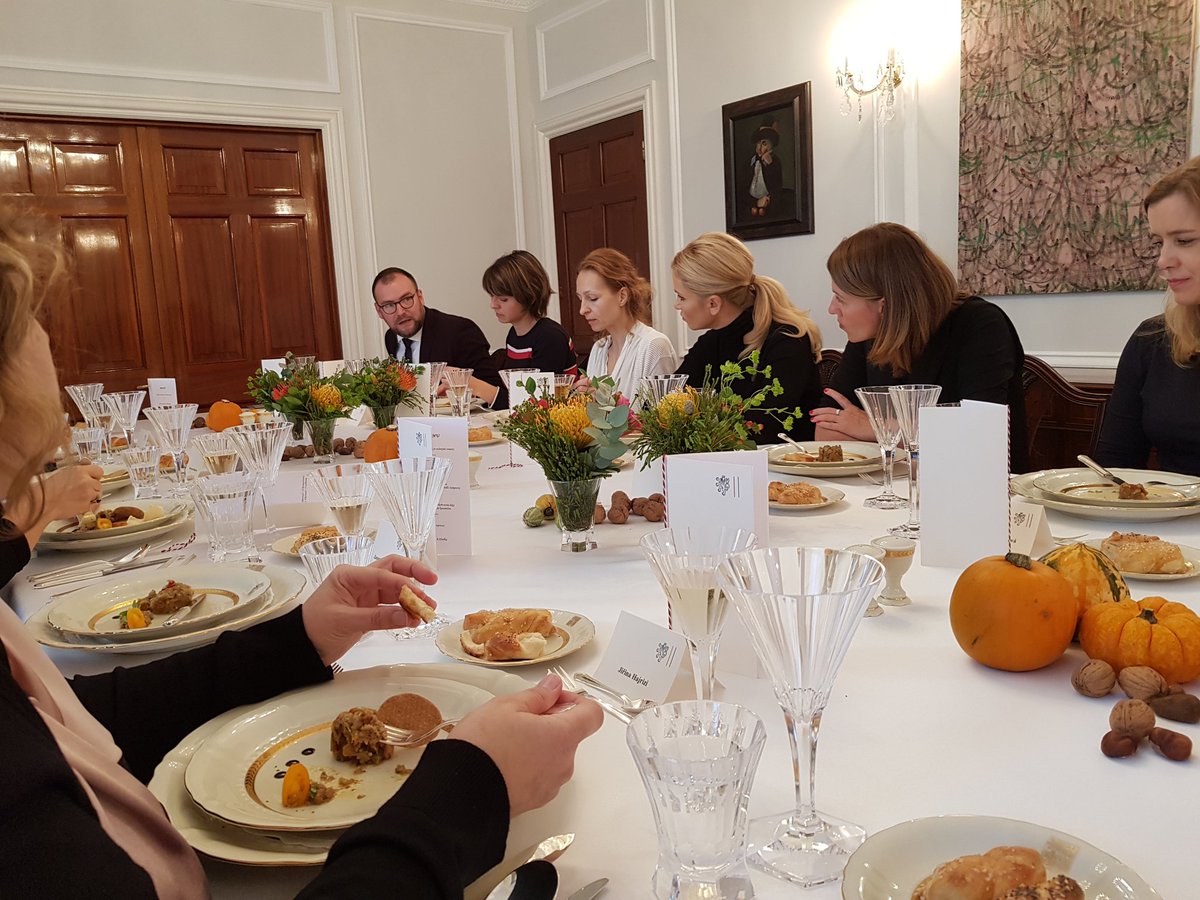 PetrRomocop's tweet photo. Today was a busy day. First speaking at the Parliament in London on improving relationship between the police and Roma. Then a lunch with Monika Babisova (wife of the Czech Prime Minister). And at the end a meeting with the Prime minister Andrej Babis. https://t.co/iJmv1KLJCS
