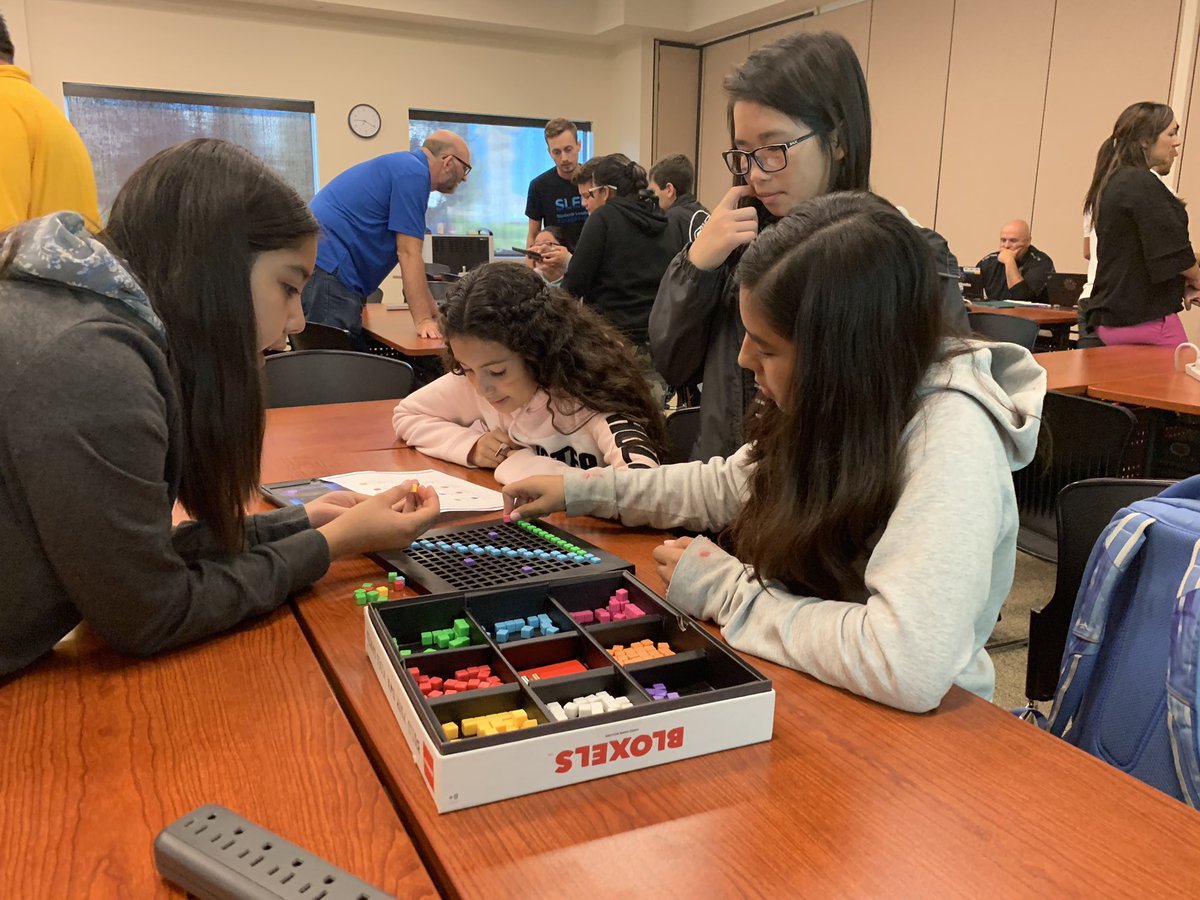 FunTechEd's tweet photo. 28 S’s learning the awesome Students Leading Education #SLED #PJUSDlearns https://t.co/GbJ2cSQatC