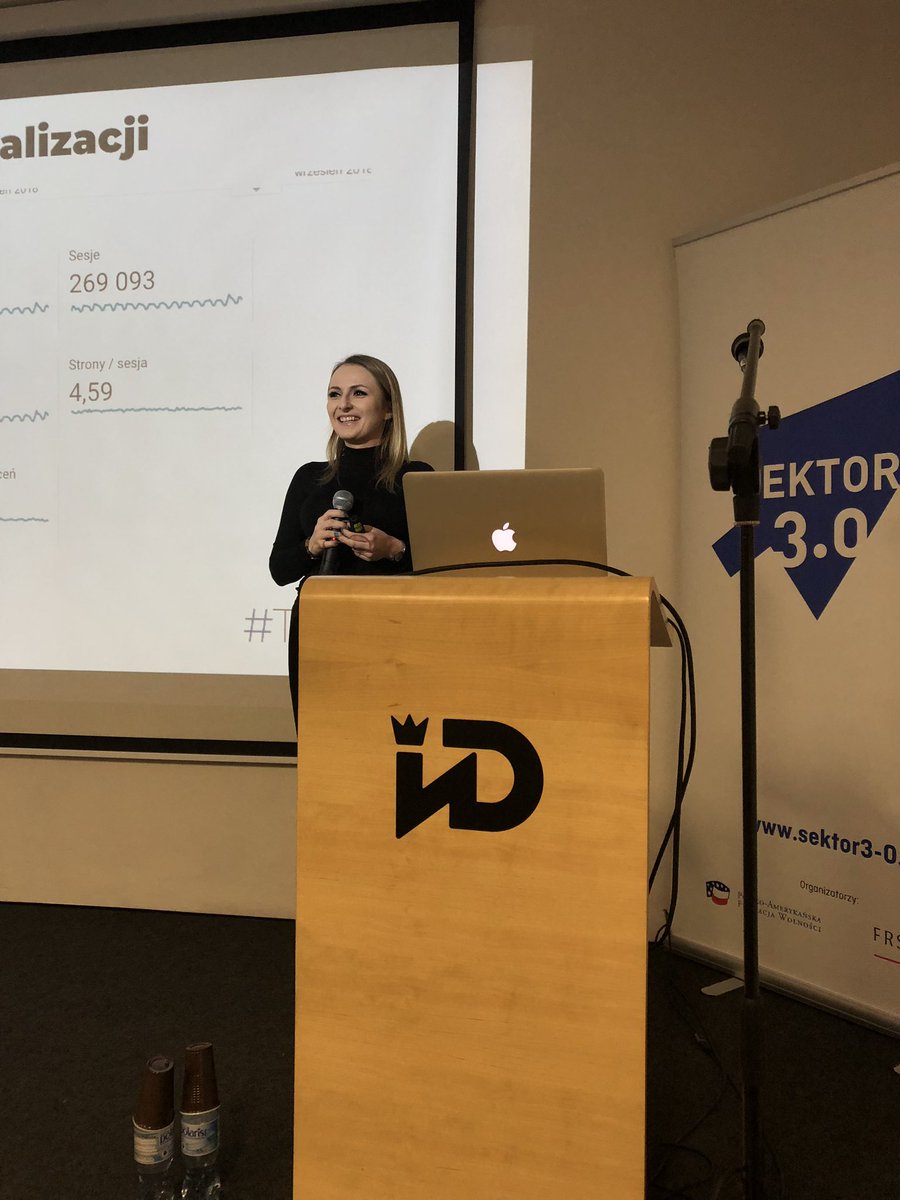 TechKlubKielce's tweet photo. I co my tu mamy... wykresy, dowód na to, ze można zarobić więcej. Monika Kołodziejczyk na #TechKlub https://t.co/Eb6TiVMNtj