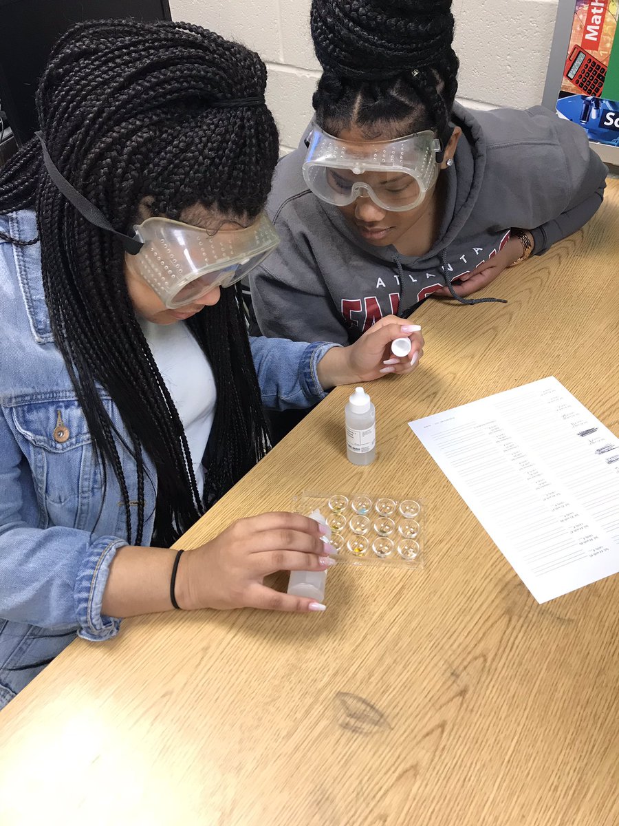 cliffmroberts's tweet photo. Chemical Reaction lab!! Observing changes and balancing the reactions.
#NCSSbetheBEST https://t.co/gRcpEBiWw8