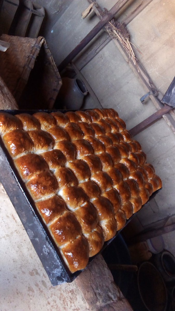 ChibweLumpa's tweet photo. This is awesome ,I had to buy some of these #Buns #Katete #EasternP #Zambia https://t.co/38vE3eK4tG