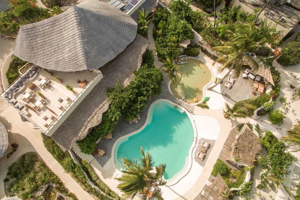 CharmeCaractere's tweet photo. White Sand Luxury Villas • 🇹🇿 #CharmeCaractere https://t.co/HoAVNibLpm https://t.co/3lhS0T4D4t