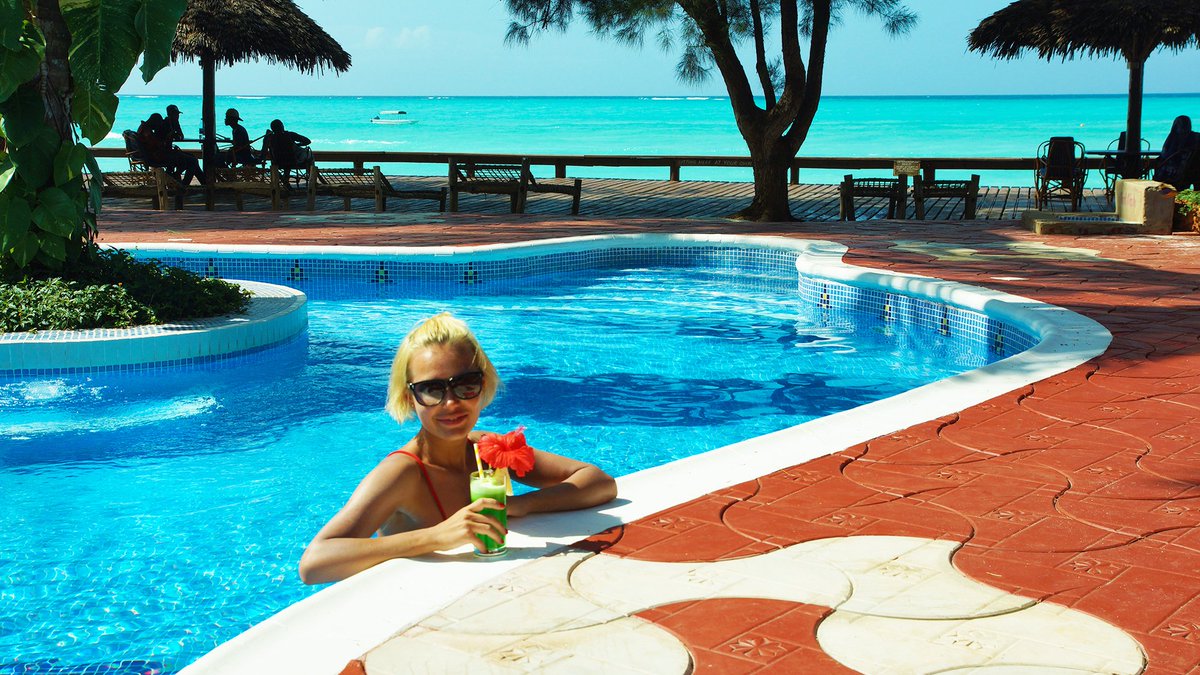 mnaraniBcottag's tweet photo. You have both, Sea &amp; Swimming Pool ! https://t.co/rNRqbQcdhI