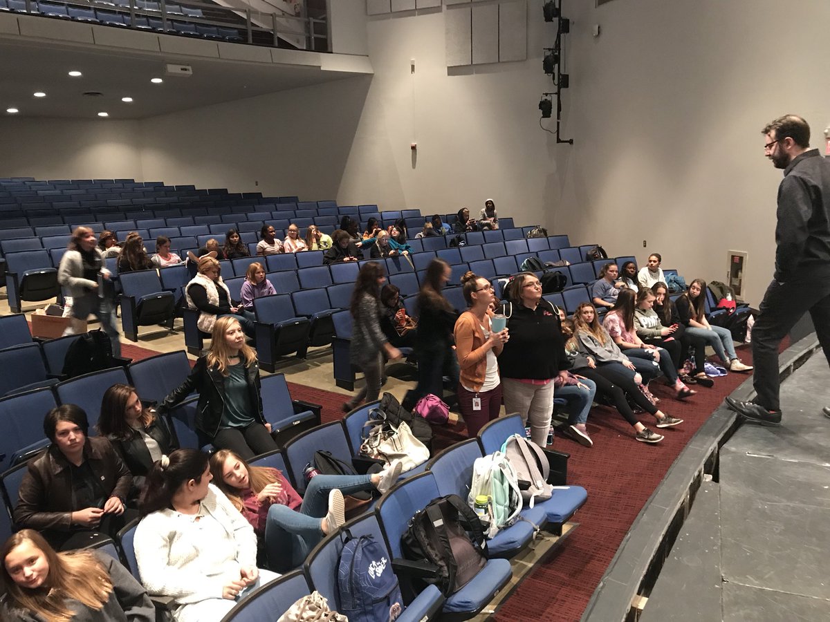 twhsvocal's tweet photo. Had a great time with the middle schools AND Kilbourne High School today!! Be sure to come out and hear all these amazing kids at 7:30 in the TWHS auditorium!! https://t.co/kp9Qlu3kgT