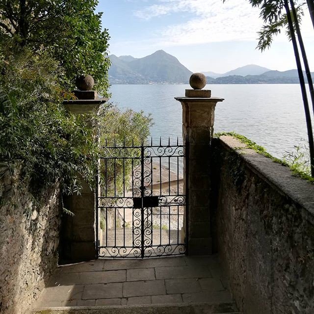 Reposting @emanuelesanzone:
Veduta del Lago Maggiore dall'Isola Madre. Precisamente siamo nel giardino del Palazzo Borromeo del XVI secolo, con giardino all'inglese dell'Ottocento ·
·
·
·
·
·
·
#lakers #lagomaggioreitalia #volgopiemonte #italy #italia #nature #sky #view