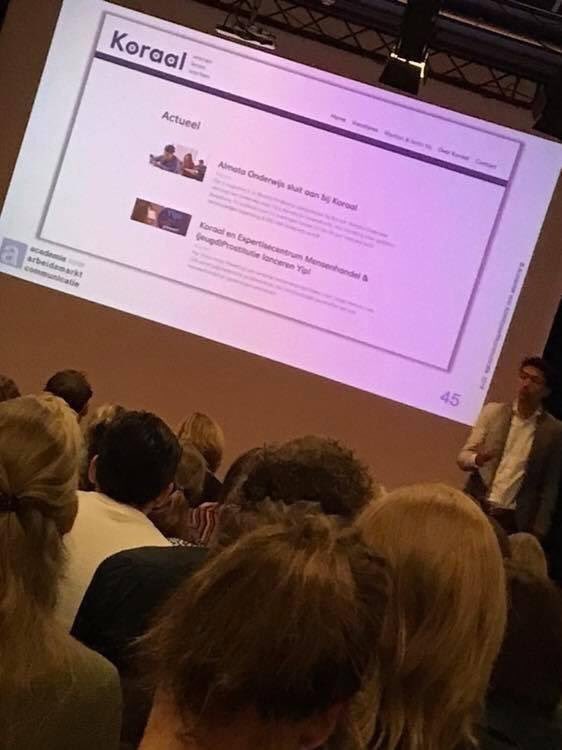 Collega’s Maud en Annemiek zijn aanwezig bij een bijeenkomst van #Transvorm in Tilburg: Beter werven in de zorg door Martijn Hemminga. Onze website wordt als voorbeeld genoemd werkenbijkoraal.nl #arbeidsmarktcommunicatie #recruitment #werkenindezorg