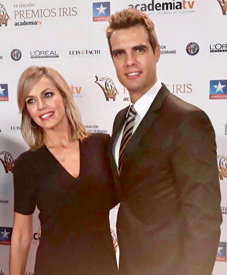 mariavicotv's tweet photo. #PremiosIris2018 #Academiatv @davidalemantv https://t.co/skYhykMVxl