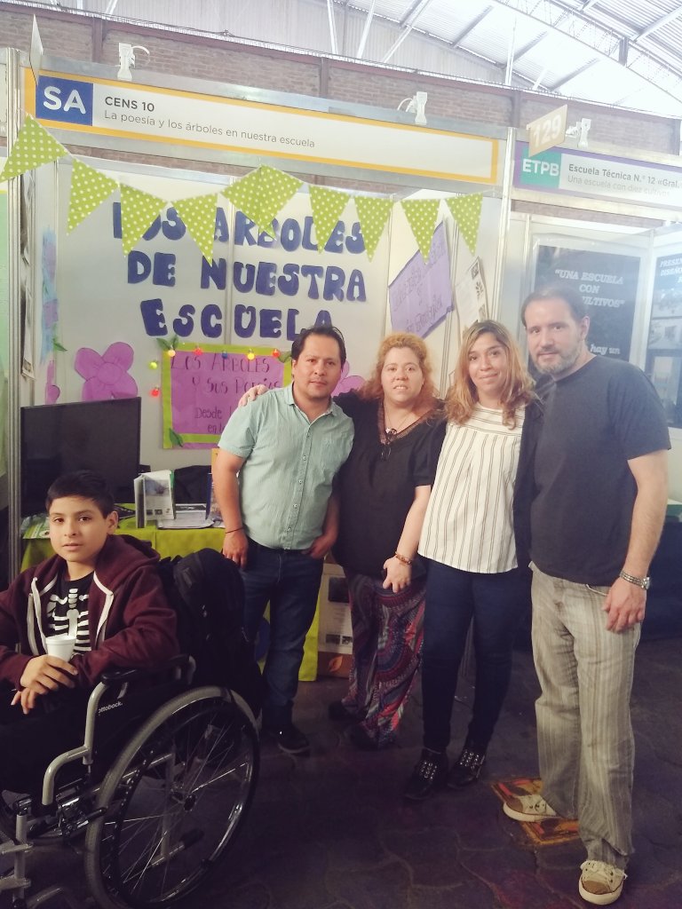 gabinsau's tweet photo. Exponiendo en #Innova2018 con mis estudiantes del CENS 10 📚 https://t.co/GRRDnv5rnm