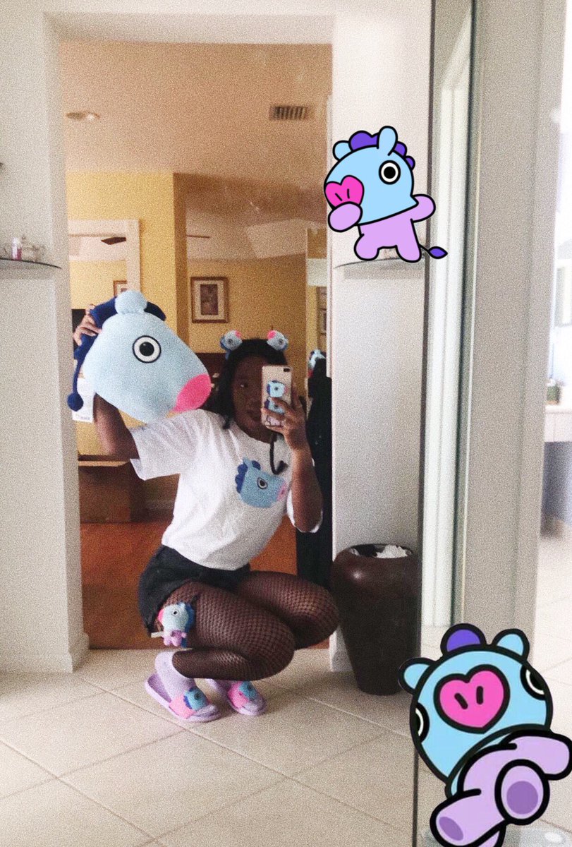 jhopedidthat's tweet photo. Mang and I wishing you the spookiest Halloween 👻💜💙#BT21_Halloweenchallenge https://t.co/HOnYMpCMJZ