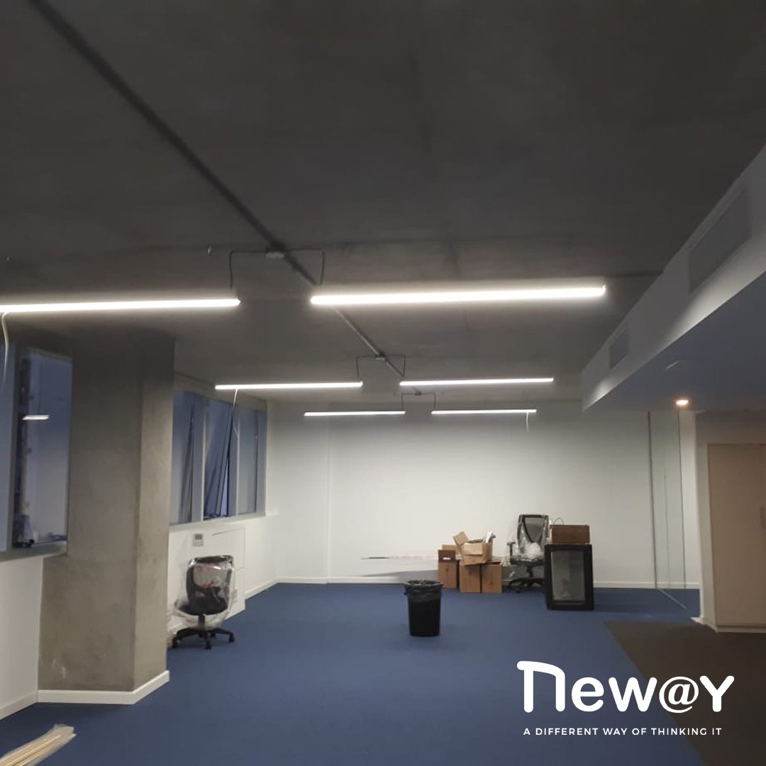 newayitok's tweet photo. 📸Compartimos imágenes del trabajo que realizamos en el Edificio Tesla de nuestro cliente Stefanini. 🤝Si necesitás contar con este tipo de servicios envianos un mail a info@newayit.com y te asesoramos.

 #newayIT #solucionesamedida #IT #cableado #tecnología #led https://t.co/9KRgHWf2MK