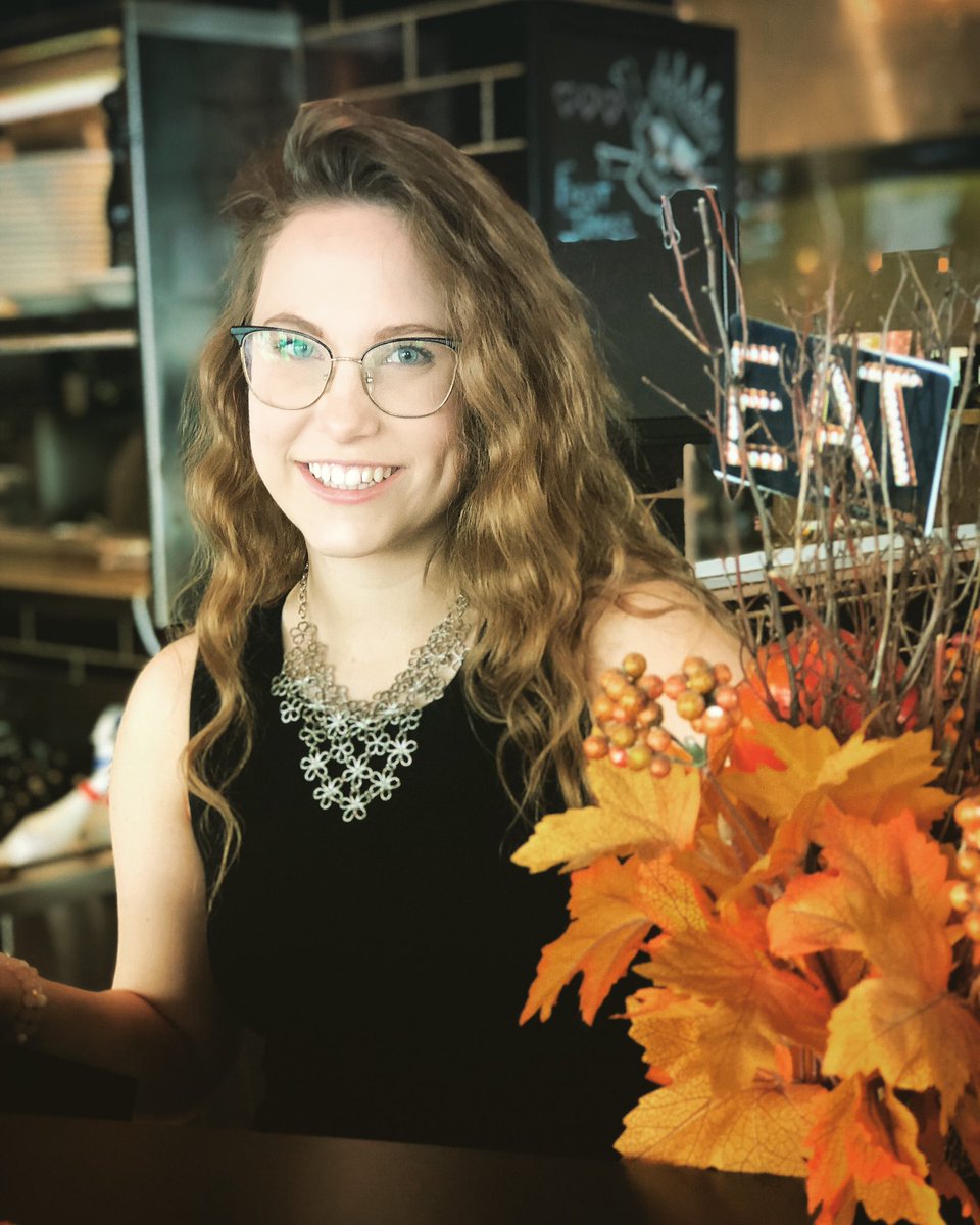 Autumn leaves orange enough to make you think about a Bellini 🙊🍑  Stop by for a visit and a drink, get yourself over that mid week hump!