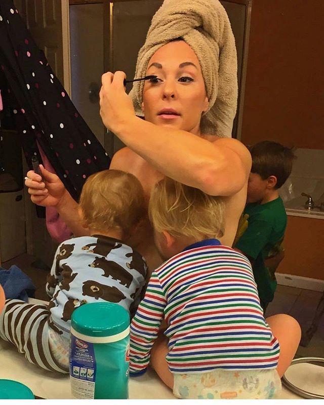 BabyCareMag's tweet image. Sometimes you just have to multi-task!😀 What are some of the craziest multi-tasking feats you’ve pulled off? Share them with us! And visit link in bio for A Beginner's Guide to Tandem Breastfeeding. #multitaskingmom #babycaremag #tandembreastfeeding
… ift.tt/2yYhWTf