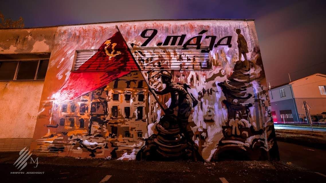 zilinskykraj's tweet photo. Aj Vám sa stáva, že si nemôžete zapamätať názvy ulíc vo Vašom meste? V Kysuckom Novom Meste to poňali originálne. Umelci začali na jednotlivých uliciach vytvárať takéto nádherné graffiti. Teraz sa už nemusia Kysučania báť, že si ulice pomýlia. #streetart #kysuce #zilinskykraj https://t.co/vG73V0aRoW