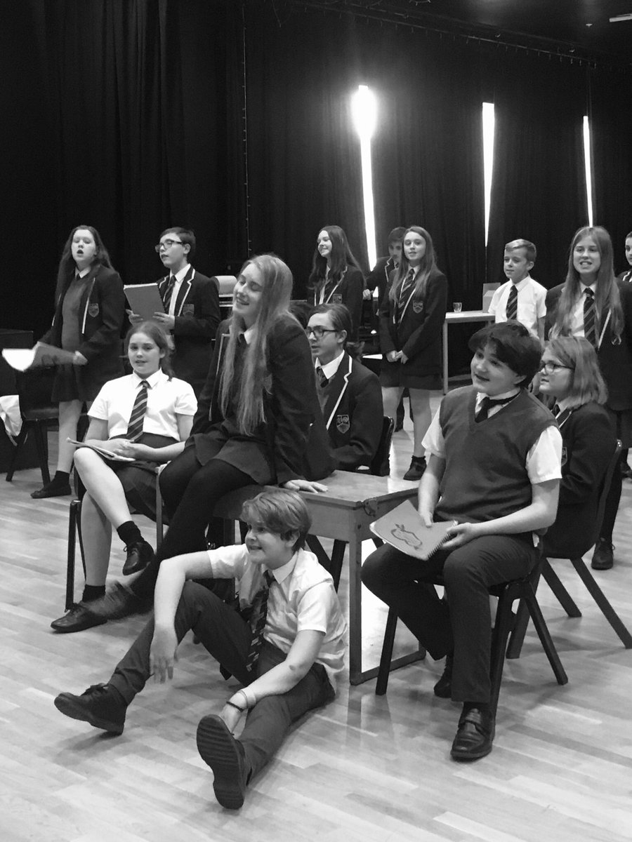 tgaw_drama's tweet photo. So lucky to spend time working with such talent #5weekstogo #nomorescripts @TGAWDANCE @TGAWPrincipal @TGAW_Music https://t.co/ivROZctKc9