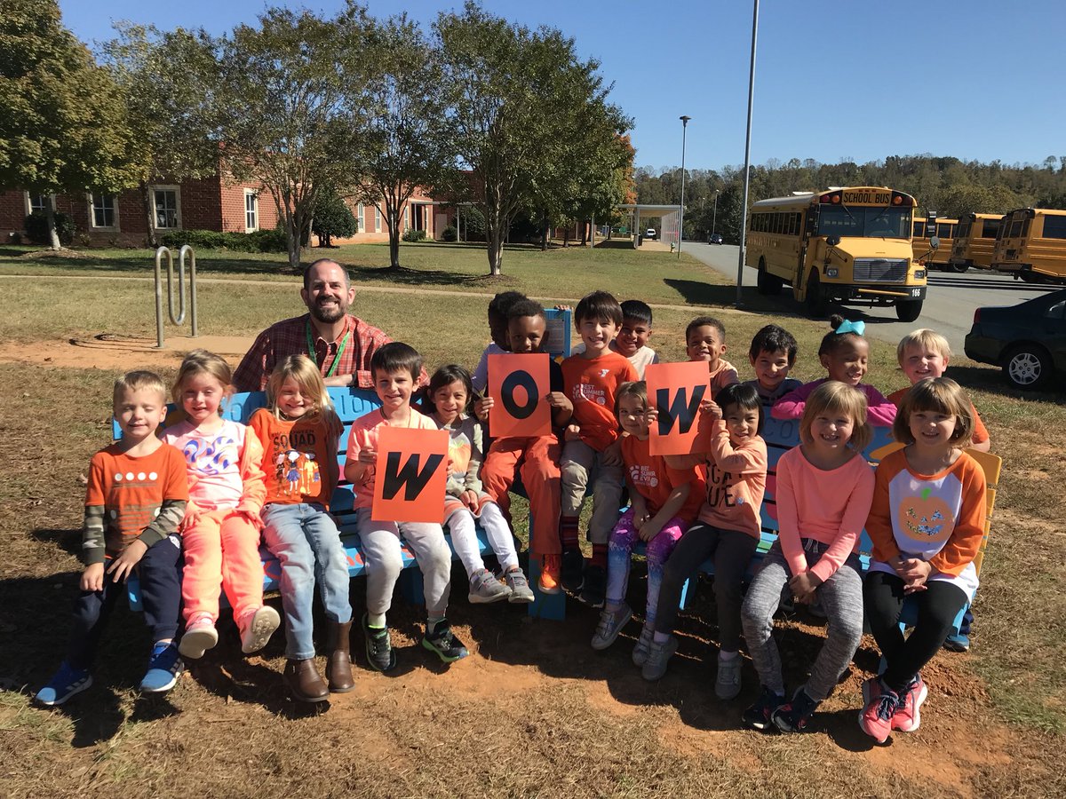 meadowlarkws's tweet photo. It’s Unity Day! Meadowlark Elementary is committed to eliminating Bullying! #WearOrangeWednesday #OrangeYouUnified #wsfcscv #WeAreWSFCS @dmarieca @DrBevREmory @wsfcs https://t.co/u4asHQLHZK