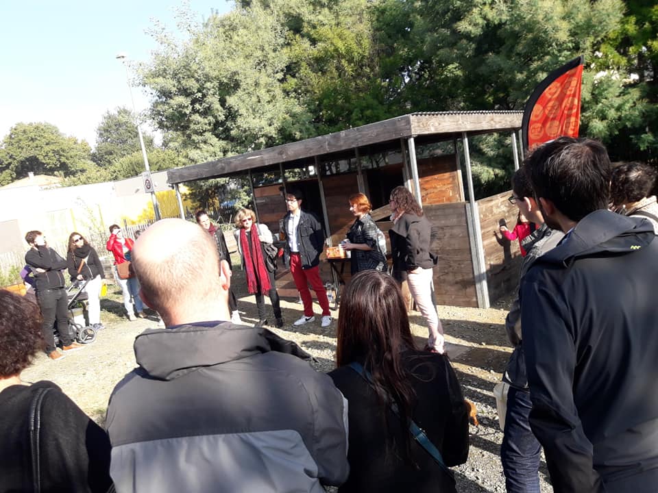 AssoNousandCo's tweet photo. Après plusieurs mois de gestation, une inauguration sous le soleil d'octobre, nous vous proposons d'enrichir le projet d'une Boîte Utile.
Rencontres ouvertes les 14.11 entre 17h et 18h et 17.11 entre 10h et 11h
Cette 1ère Place de Village ne se fera pas sans vous :) https://t.co/ozWkf2XbMf