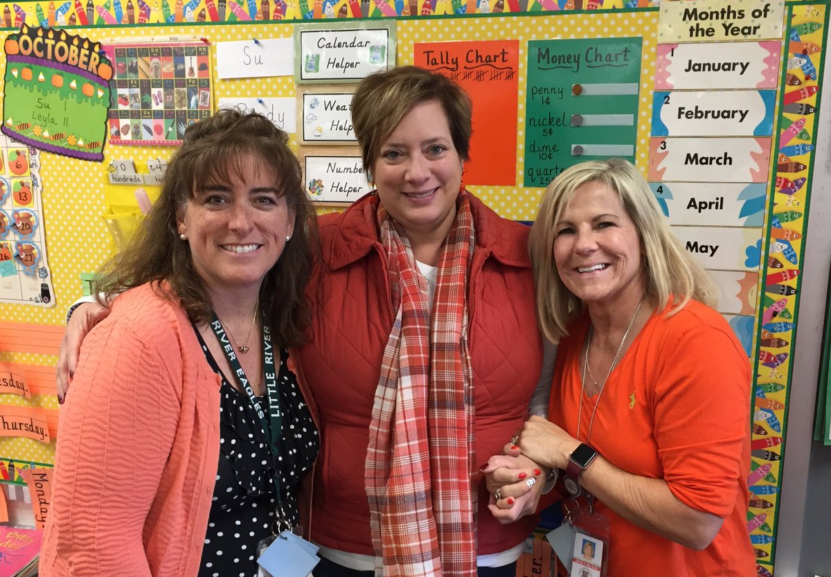 Going orange for Unity Day... bullying prevention! <a href="/dedewilson13/">Dede</a> <a href="/MrsSchmidtLRES/">Tracy Schmidt</a> #unityday #LRelem