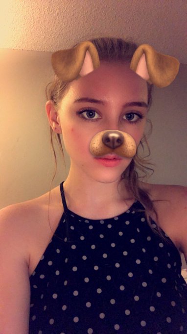 How is everyone doing!! Today is a good day 😝💋 https://t.co/VONcLxm4hA