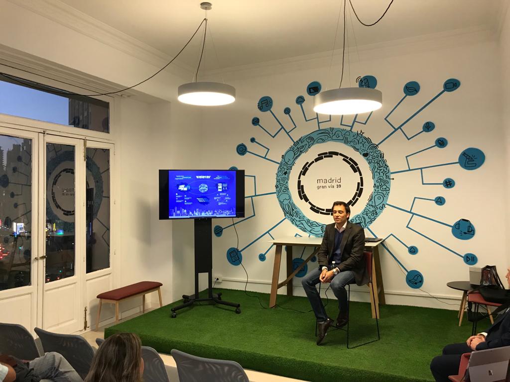 welever_ES's tweet image. II encuentro #RSCTech @GoTechMadrid🙌
@JoseAlmansa_, #CEO y fundador de #Welever: &quot;Nuestro objetivo es emponderar a las personas para que sean responsables&quot;.
 
#innovación #sostenibilidad #RSC #Tech @rsc_tech