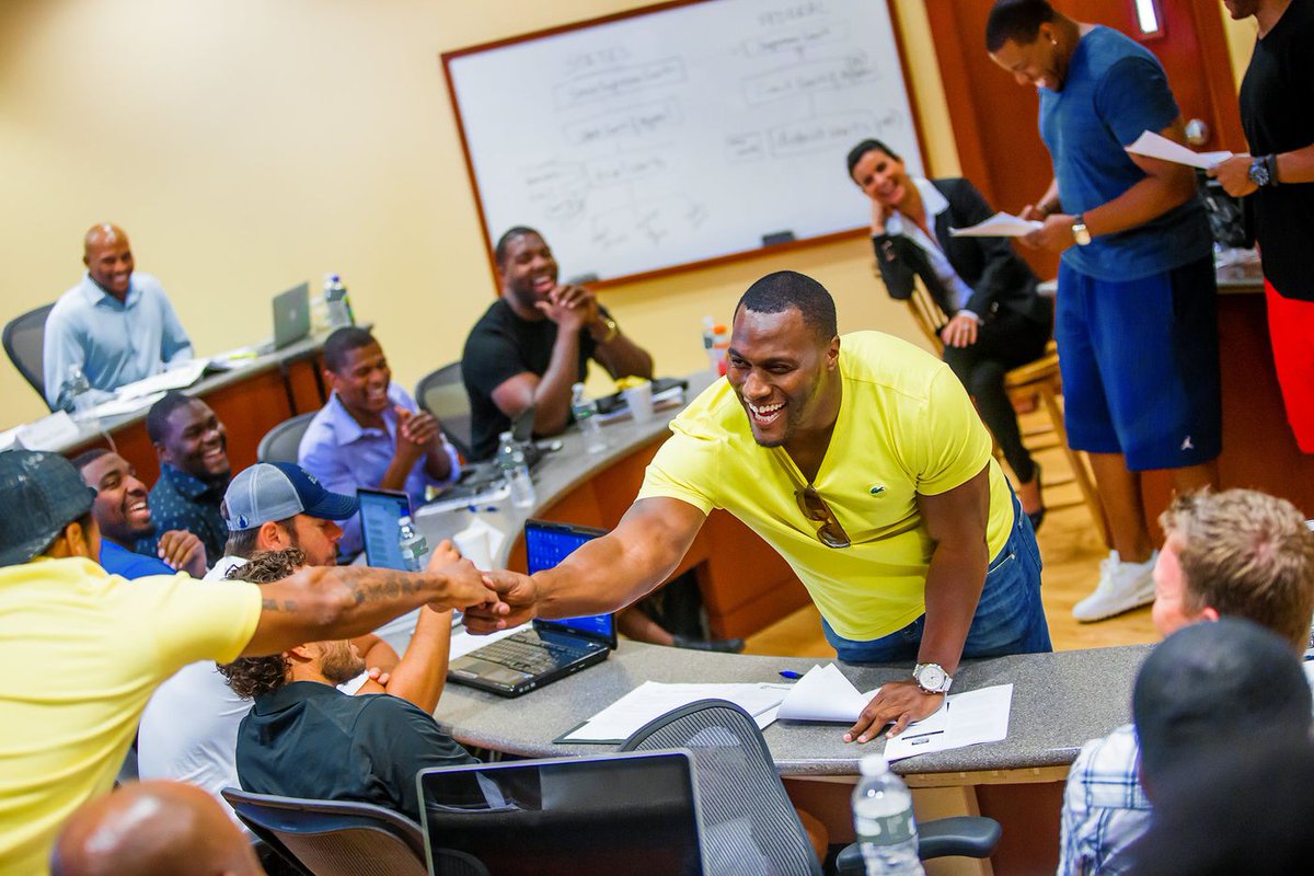 Rushing the Corner Office: This MBA Program Is for NFL Stars
bloomberg.com/news/features/…
#BrewerGroup