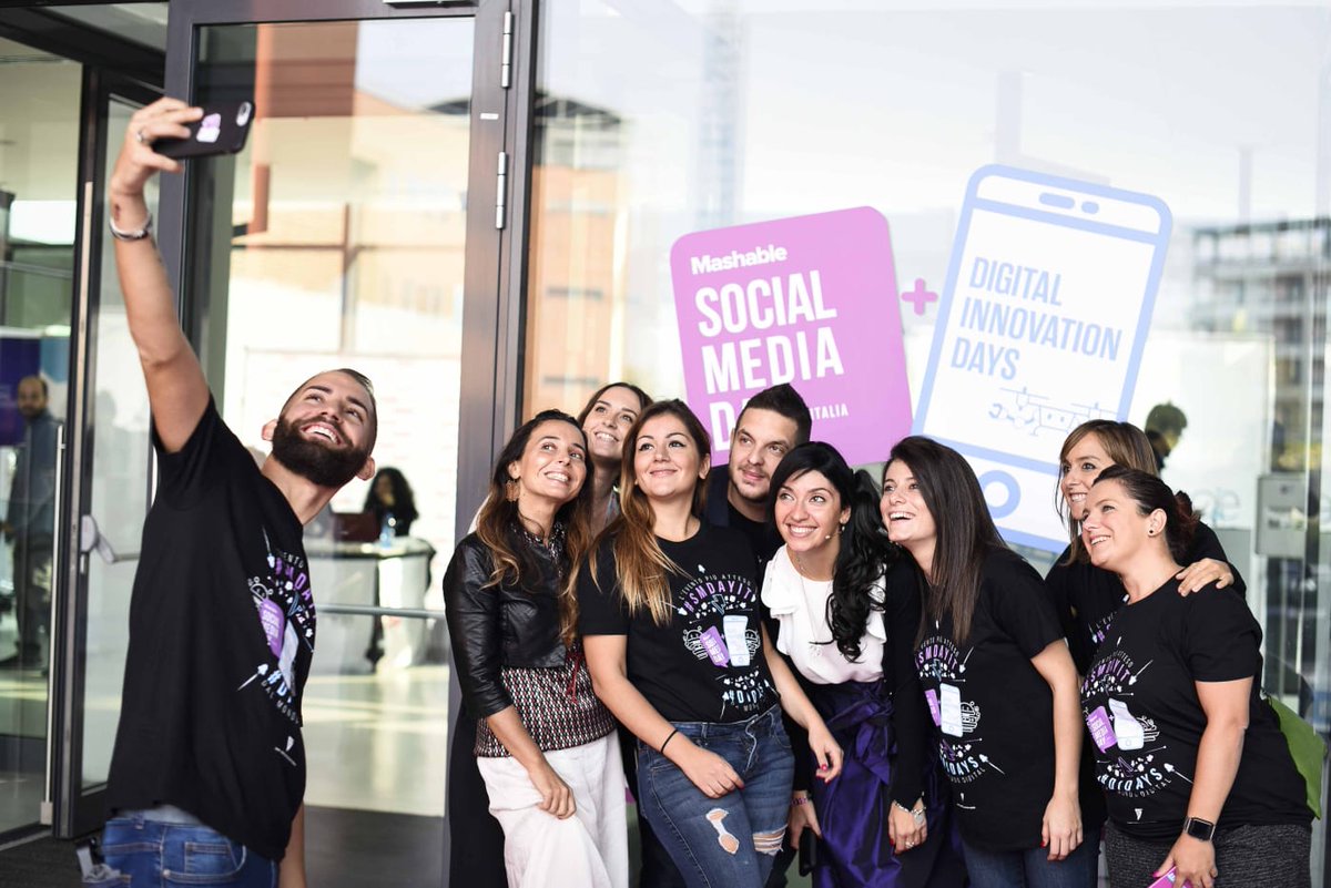 MicheleDelGatto's tweet photo. 📸 Un'esperienza indimenticabile, culmine di un anno di lavoro con un #team fantastico 🚀 Grazie a tutta la #community @SMDAYIT per avermi dimostrato l'impatto positivo dei #social: da #online ad #offline possono nascere relazioni genuine e di valore 🌟 #SMDAYIT #DIDAYS 🔝 https://t.co/uUbPrqpJfR