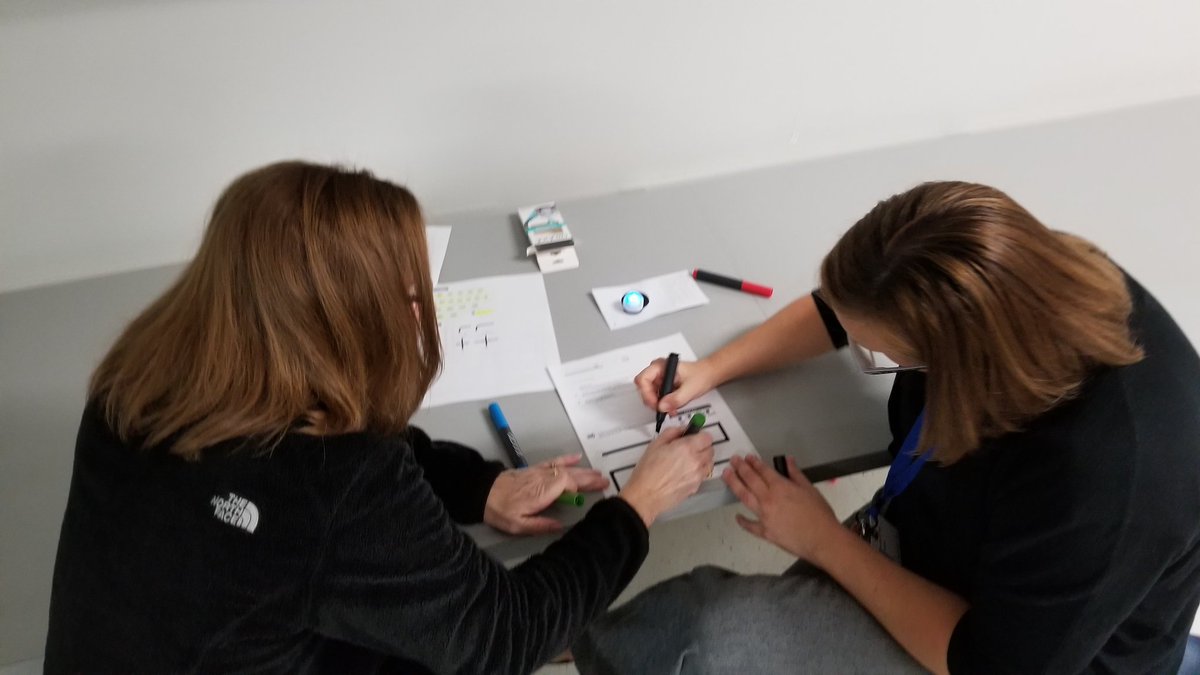 POV teachers learning to use Ozobots in Tech Collab @drherber #vbits