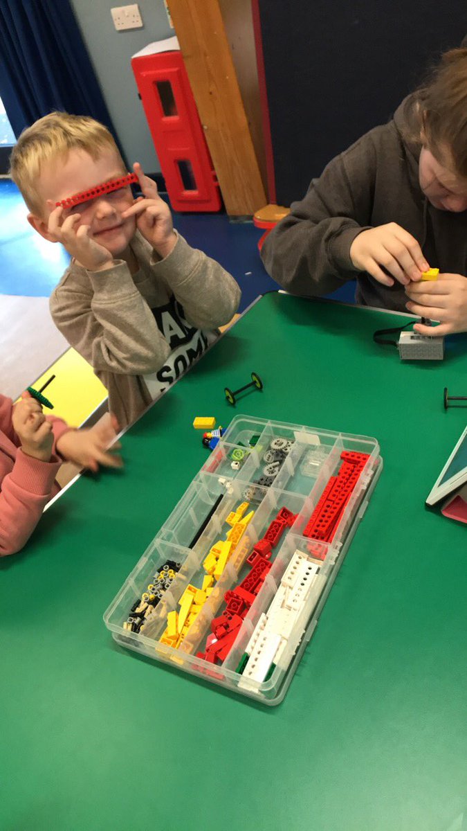 WT_Stockport's tweet photo. Amazing #LEGO #Robotics this week! @StockportHomes https://t.co/YRybj3XYGM