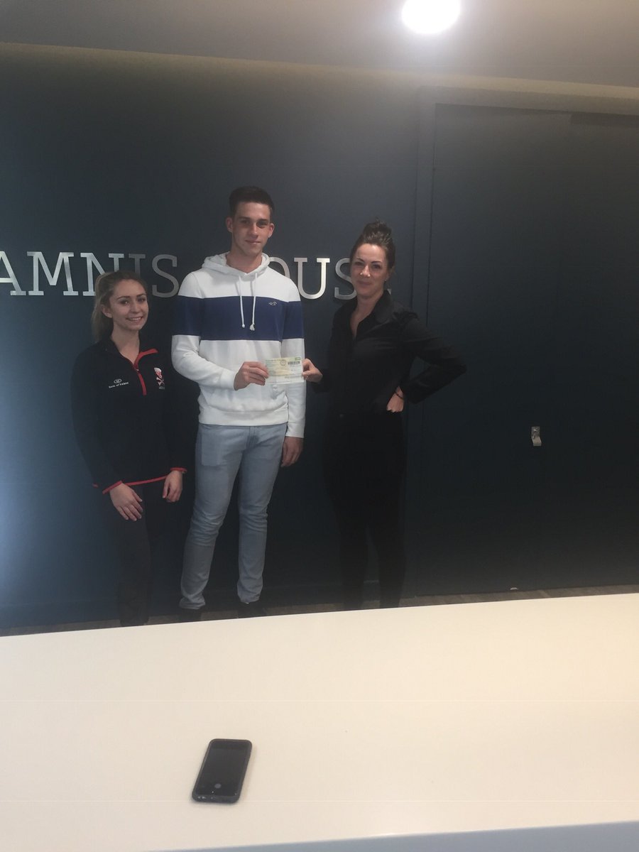Thanks so much to <a href="/UninestIreland/">Uninest Ireland</a> for giving us a kind donation to the UCC golf club today! We really appreciate it everyone in Amnis house was so kind and friendly! Below is UCC golf Captain Aoife and UCC golf club member Calum collecting the cheque!! Thanks again!! ⛳️