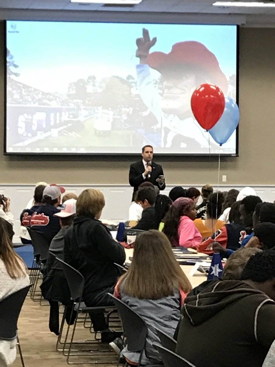 Thank you <a href="/NorthwestMSCC/">Northwest Mississippi Community College</a> for showing our Seniors what it means to be Rangers! We greatly appreciate your sweet hospitality! We loved it!❤️💙❤️💙
<a href="/thegeneralcd/">Chris Fleming</a> <a href="/TweetDCS/">DCS</a>