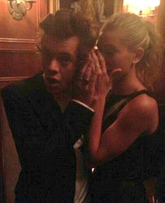 All The Times Harry Styles Wore Nail Polish Popsugar Beauty Uk