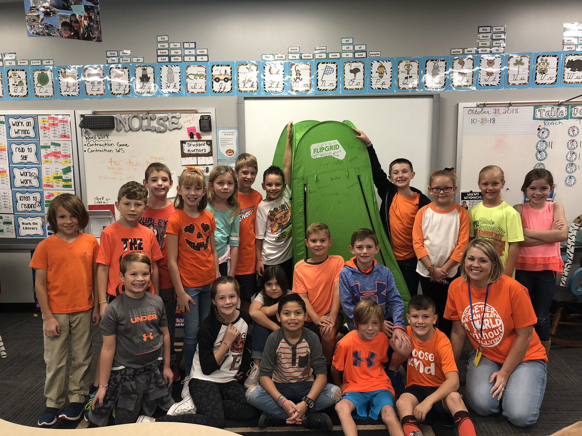 TechKnowTaylor's tweet image. Thank you @Flipgrid for our recording pod! Ss were laughing in the first pic b/c a boy was reading loud and adding sound effects! So much sharing happening today. Thx @techamys for inviting Flipgrid to Keenan.