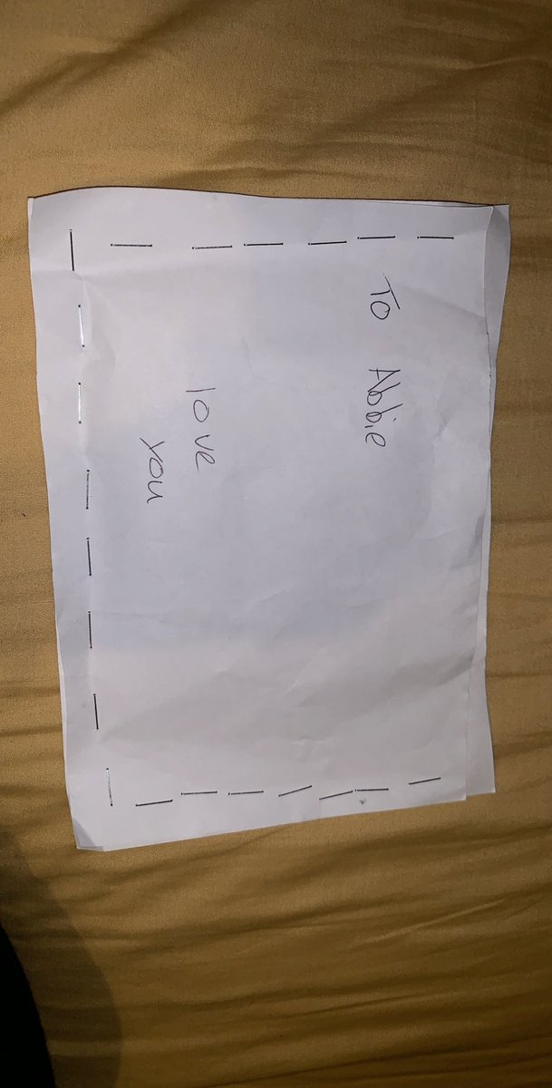 boyle_abbie's tweet photo. Been really ill recently and come home to find this on my pillow from my little sister. Honestly can’t deal with how cute she is 😭💔 so much love for her 💞 https://t.co/f2KKM3CnaK