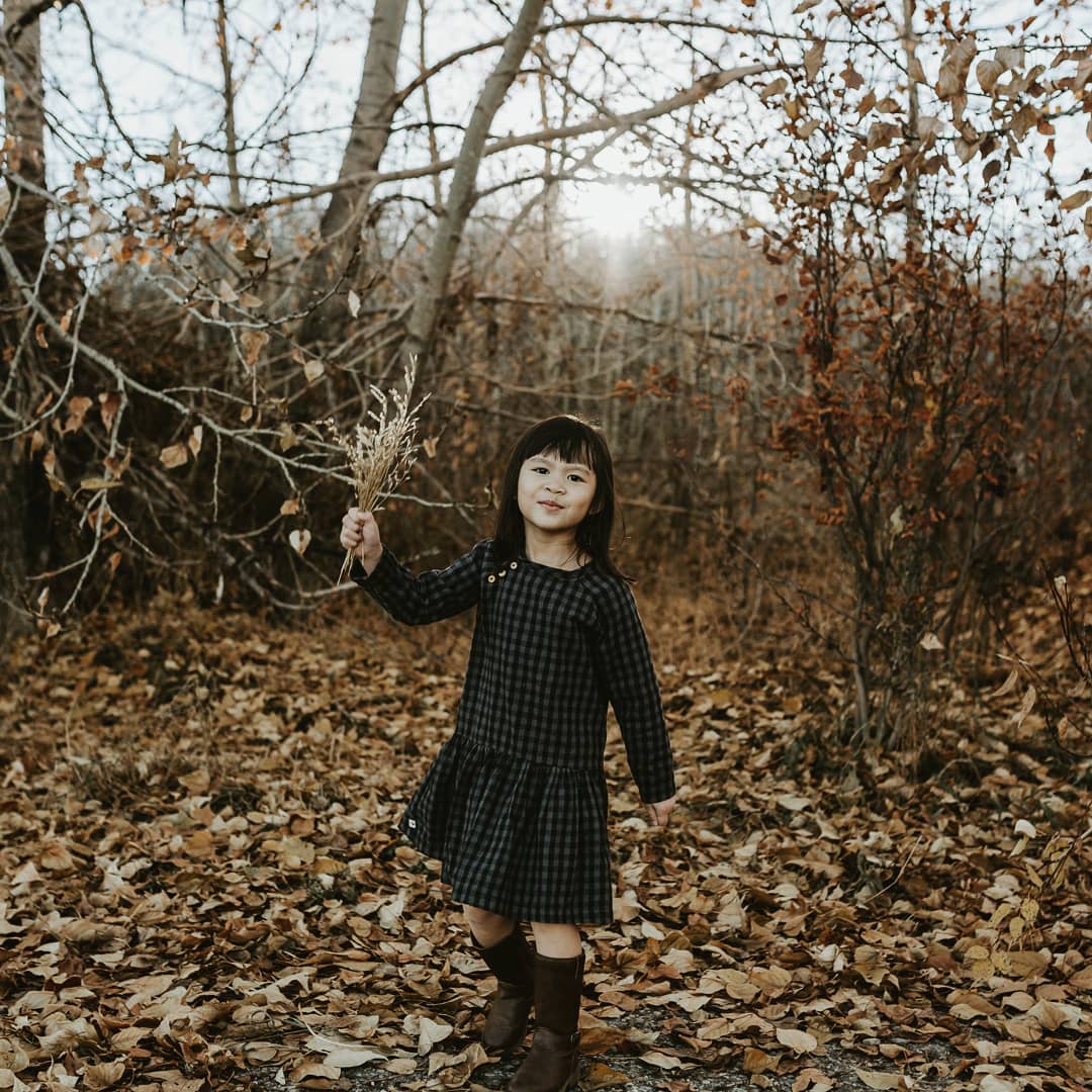 LOOOVE the way Alle styled this dress!!! Made of 100% cotton in Los Angeles, it's the perfecr piece for the Holidays! 🖤👌🏽
•
#ethicalfashion #madeinla #trendykids #fallwinterfashion #ootdkids
📸@docephotography