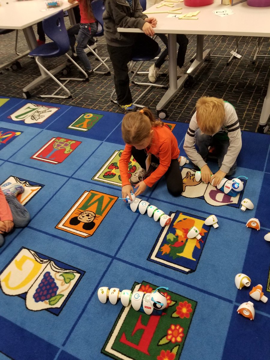 LAM8791's tweet photo. Thank you Heather Thomas
and Fara Faust for an awesome K Makerspace lesson!#alantonastros https://t.co/7hnVnn4xeF